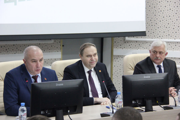 Проект изменений и дополнений Конституции Республики Беларусь обсудили в Островце